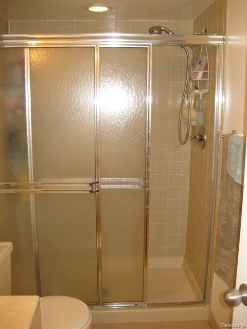 731 Hamilton Court, Unit 107 Rochester, MI 48307 - Photo 14 of 22 Master Bath 2