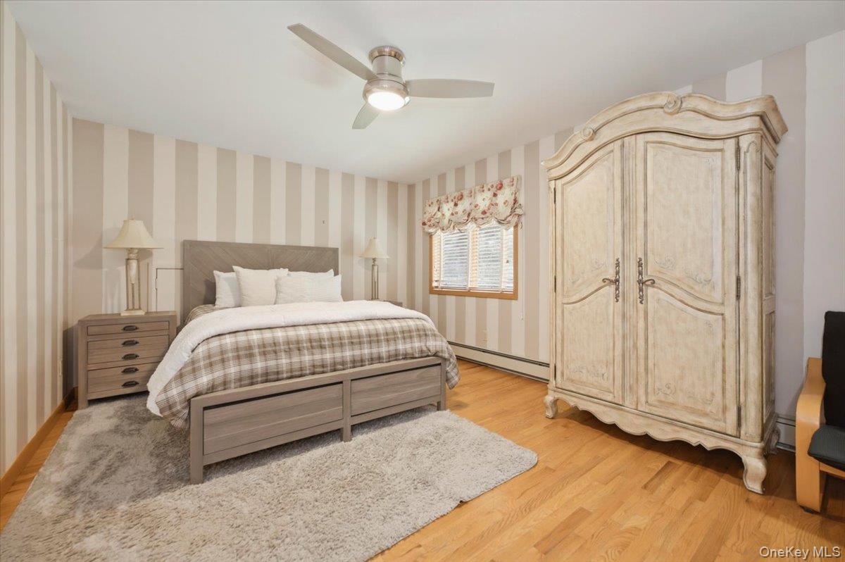 33 Meadowfarm Road East Islip, NY 11730 - Photo 21 of 41 Bedroom 1