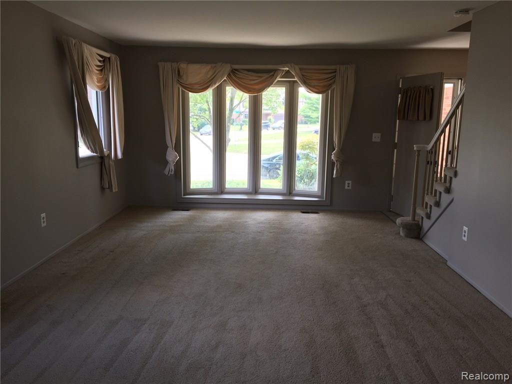 624 Baker Street Rochester, MI 48307 - Photo 12 of 20 IMG_0968 (1).JPG