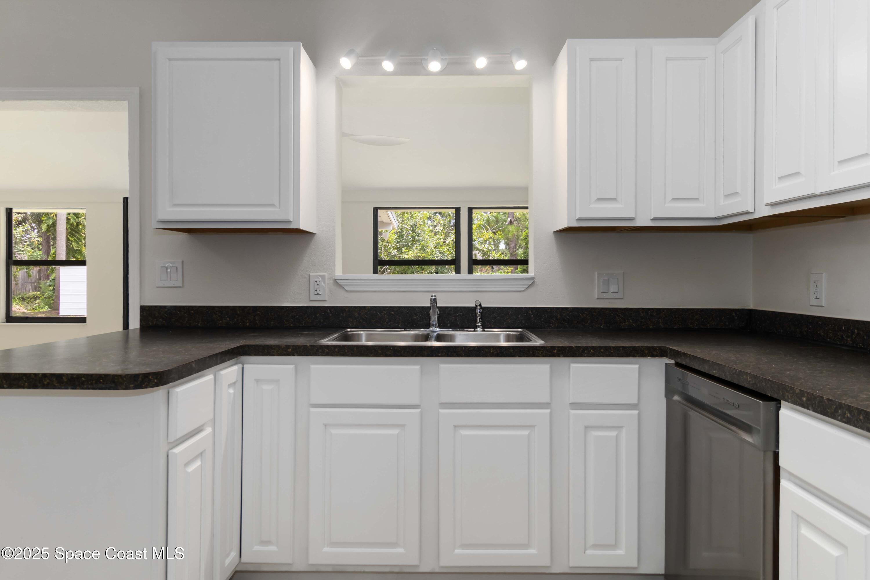 5179 Arlington Road Cocoa, FL 32927 - Photo 7 of 23 Kitchen