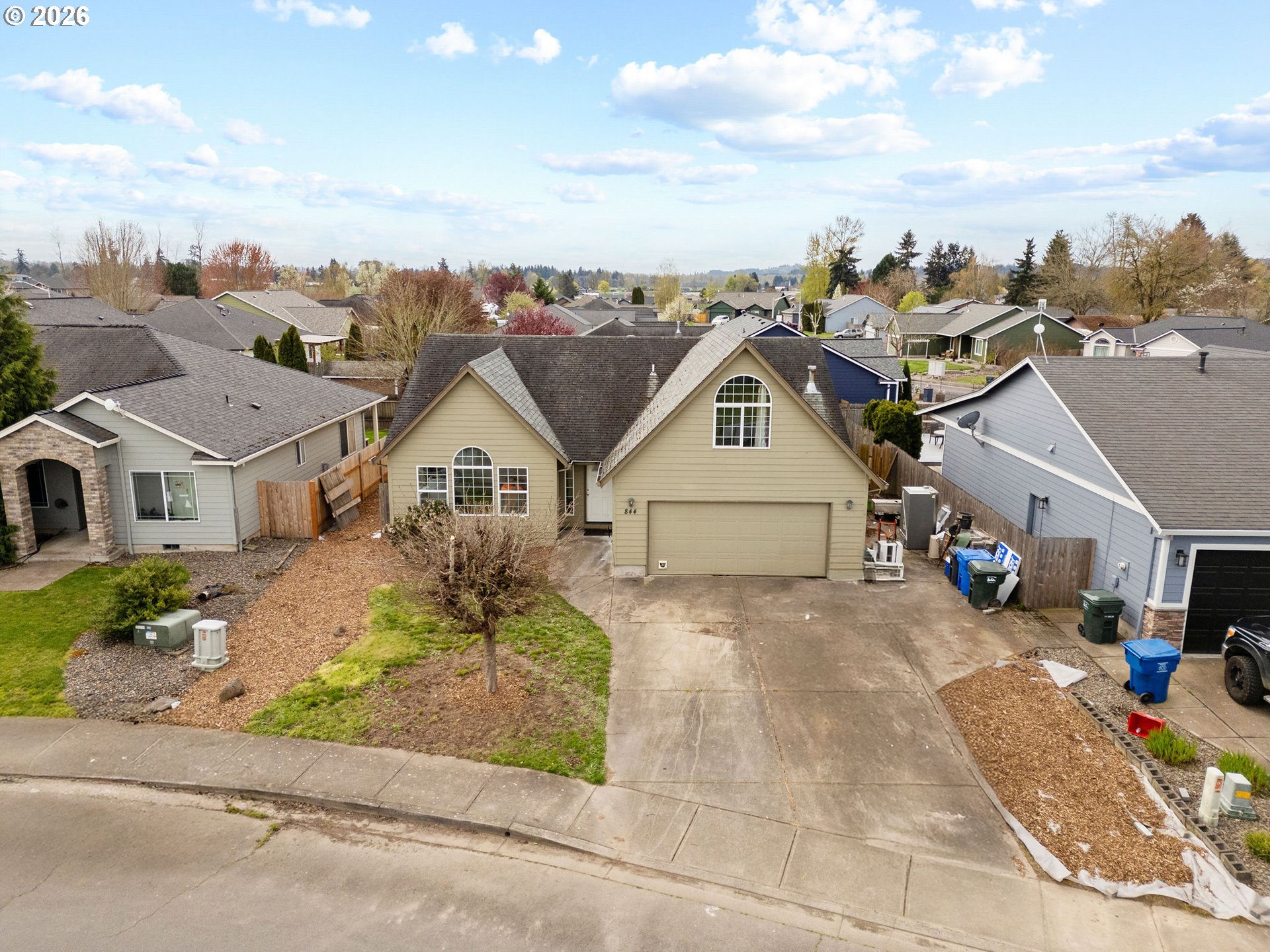844 Hazel Street Jefferson, OR 97352 - Photo 2 of 22 a view of a big house with a big yard and large tree