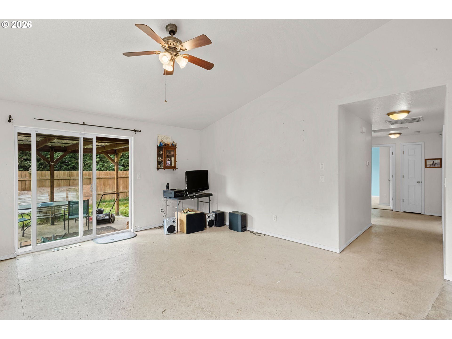 844 Hazel Street Jefferson, OR 97352 - Photo 10 of 22 a living room with furniture and a ceiling fan