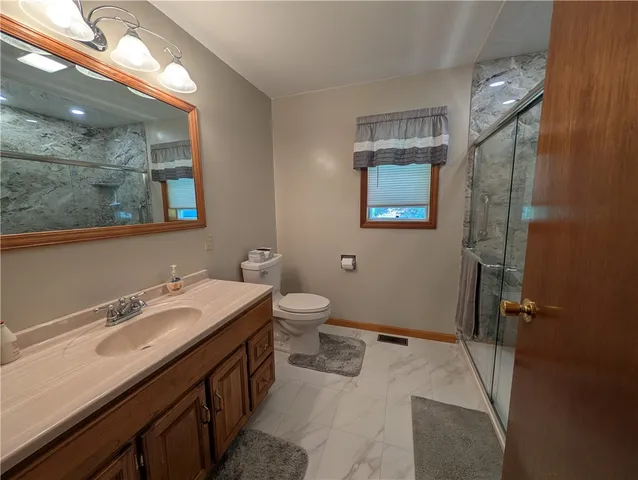 $250,000 | 33 T511, Lewis Run, PA 16738