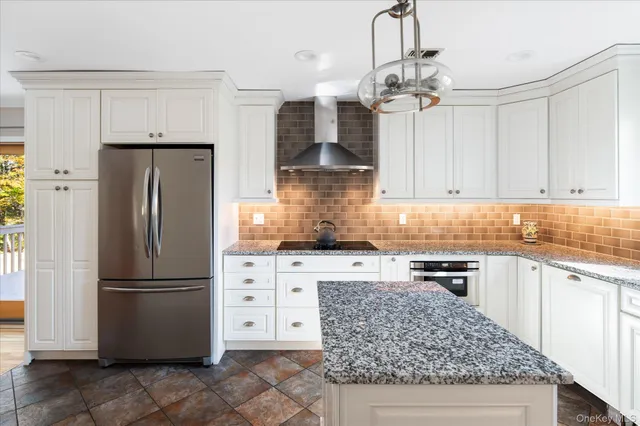 $850,000 | 7 Dayton Drive, Somers, NY 10541