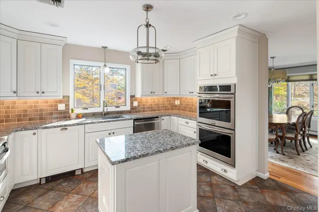 $850,000 | 7 Dayton Drive, Somers, NY 10541