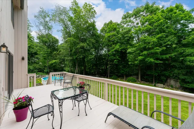 $850,000 | 7 Dayton Drive, Somers, NY 10541