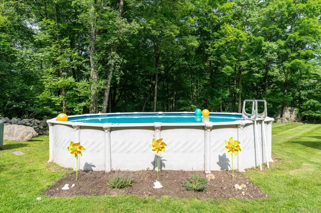 $850,000 | 7 Dayton Drive, Somers, NY 10541