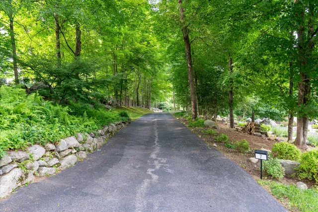 $850,000 | 7 Dayton Drive, Somers, NY 10541