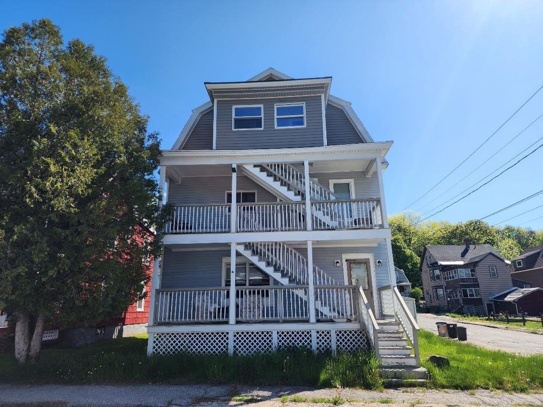 322 High Street Berlin, NH 03570 - Photo 4 of 19