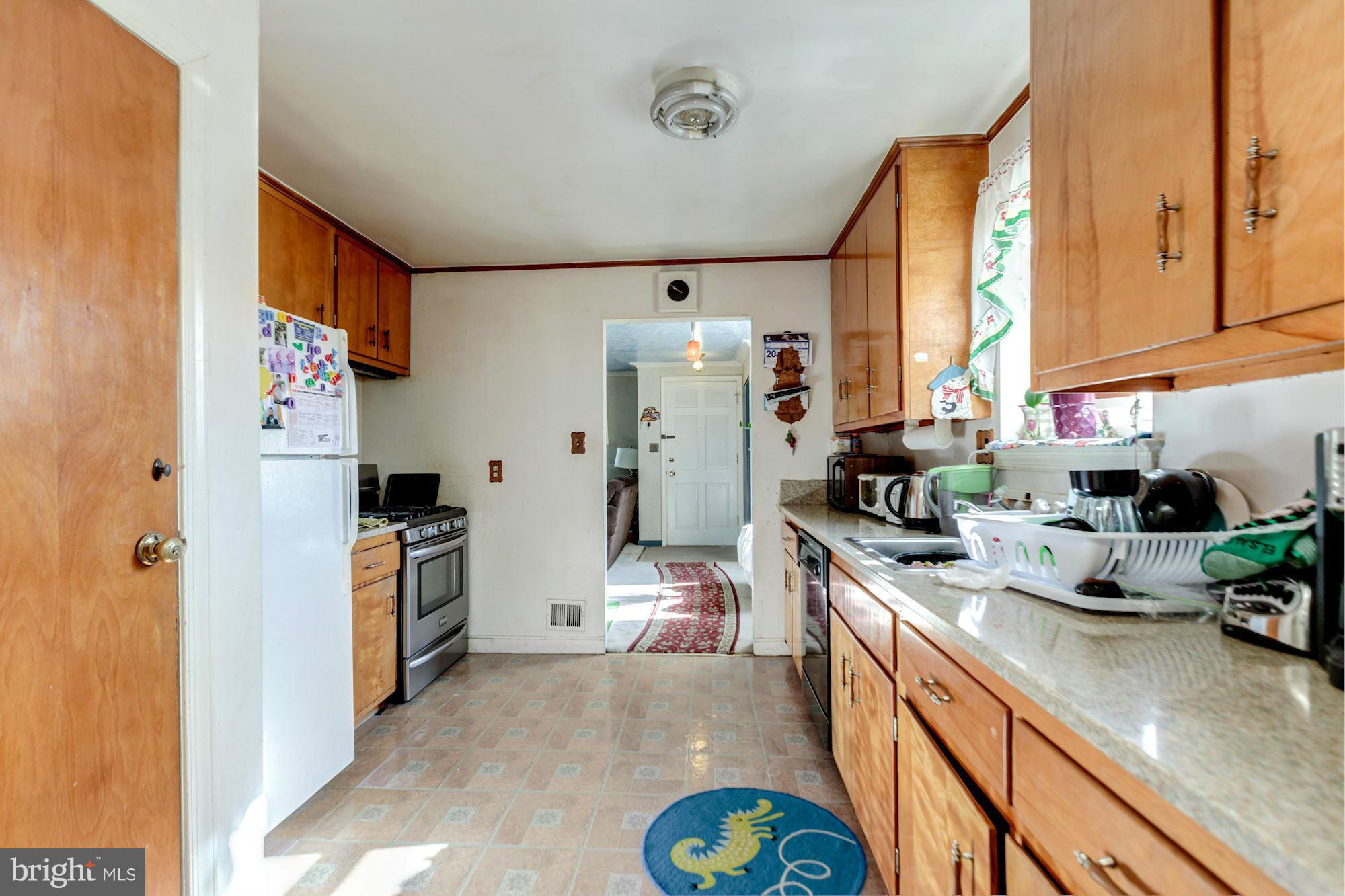 11808 Indigo Road Silver Spring, MD 20906 - Photo 12 of 30 Kitchen
