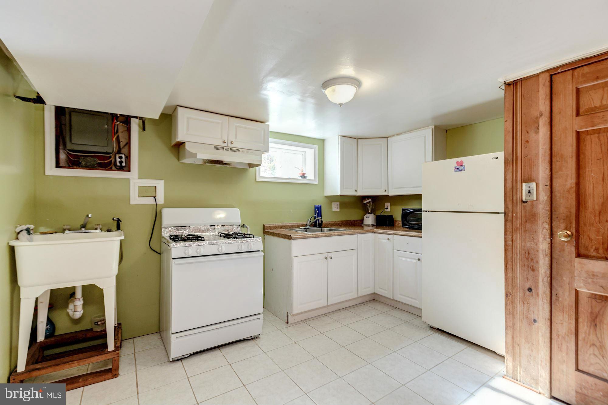 11808 Indigo Road Silver Spring, MD 20906 - Photo 19 of 30 Kitchenette - Basement