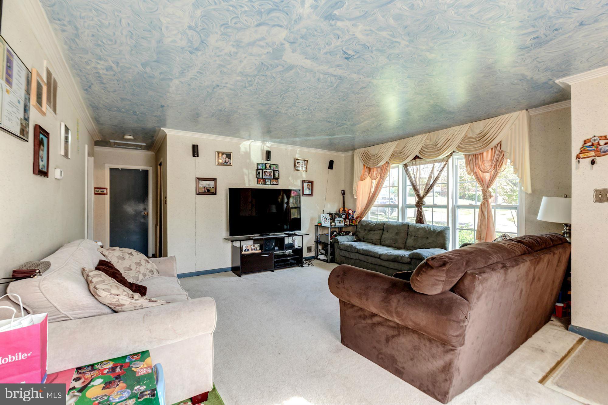 11808 Indigo Road Silver Spring, MD 20906 - Photo 10 of 30 Living Room