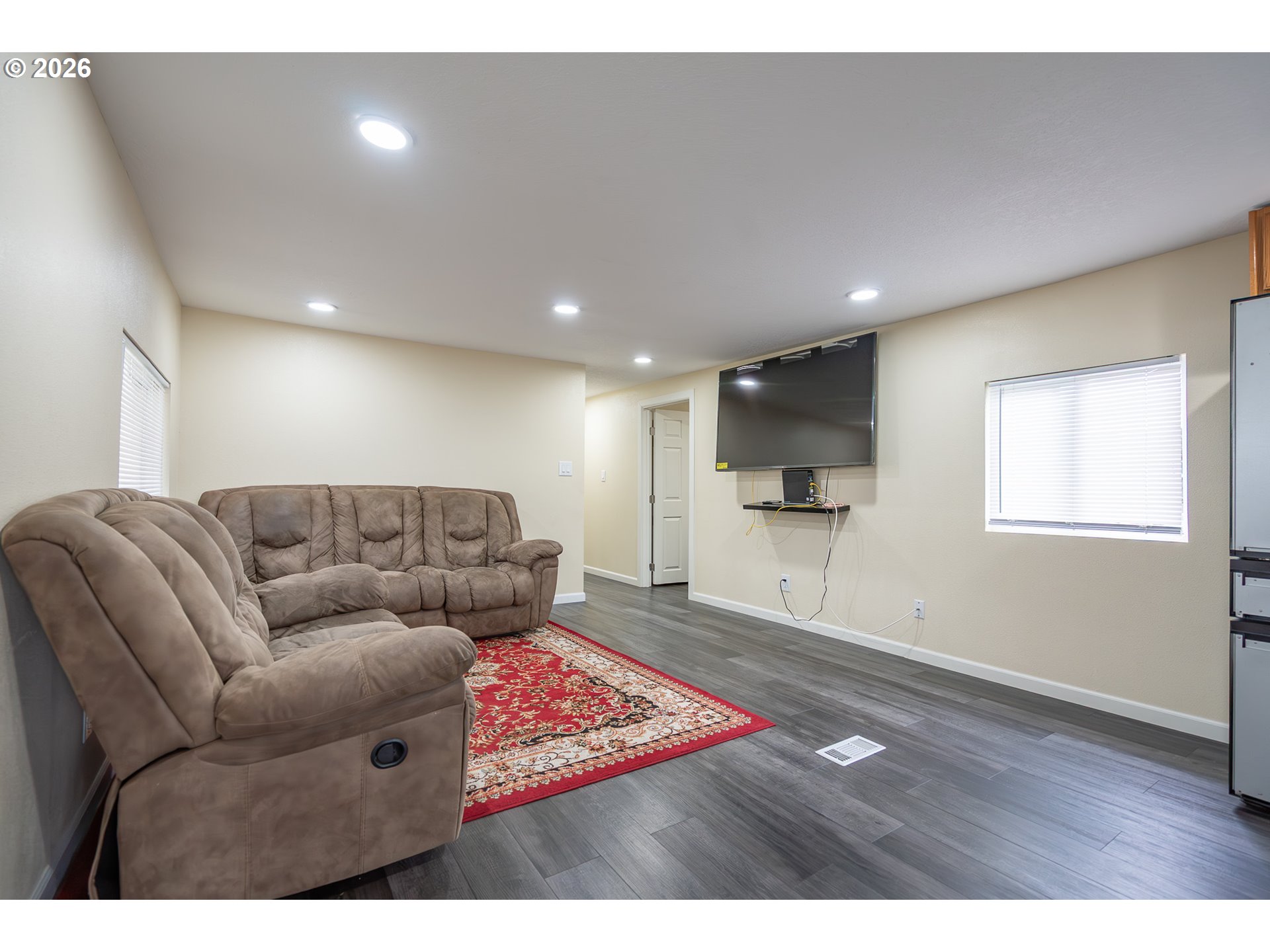3516 Turner Road Southeast Salem, OR 97302 - Photo 23 of 35 a living room with furniture and a flat screen tv