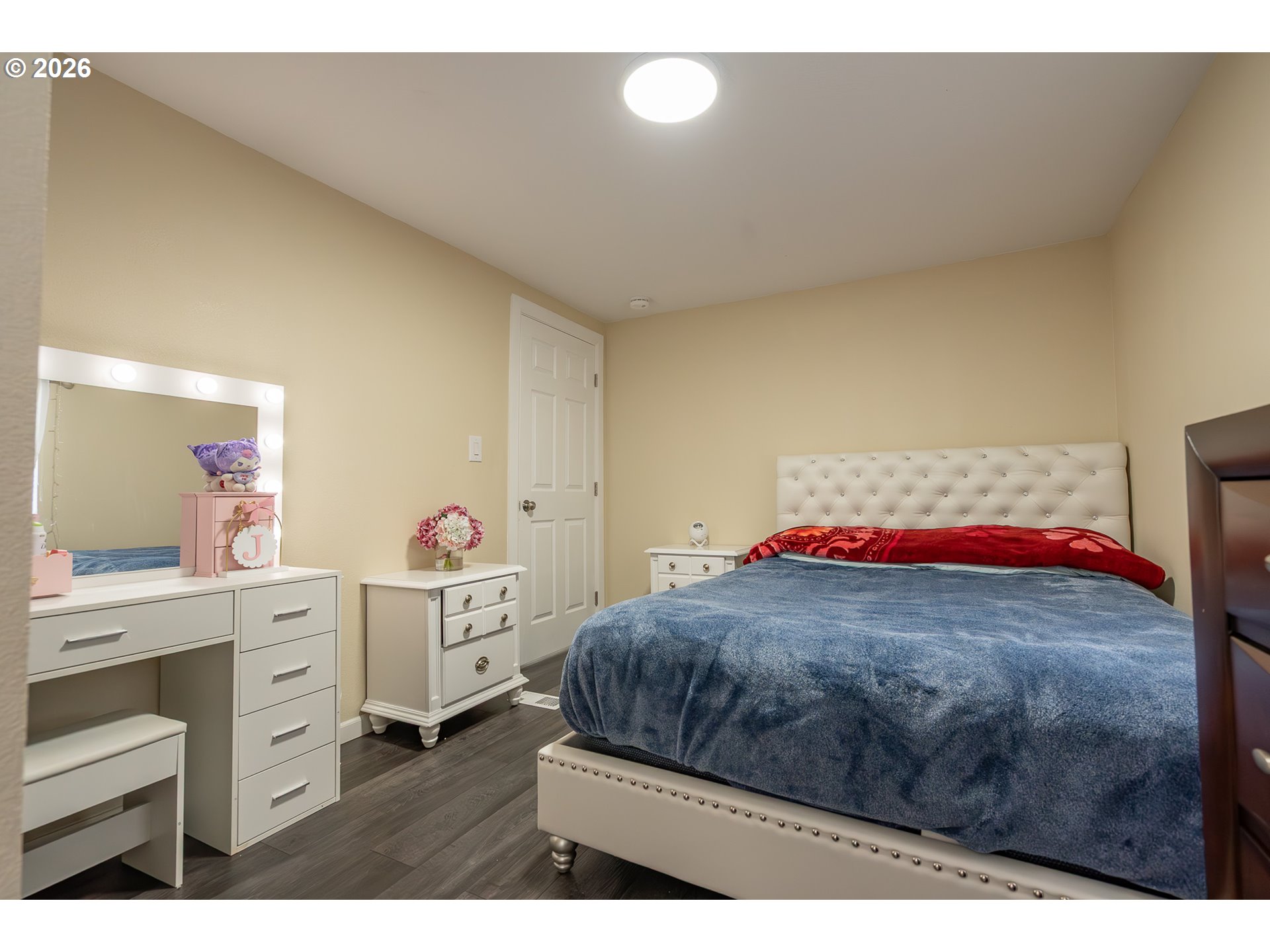 3516 Turner Road Southeast Salem, OR 97302 - Photo 27 of 35 a bedroom with a bed and a dresser