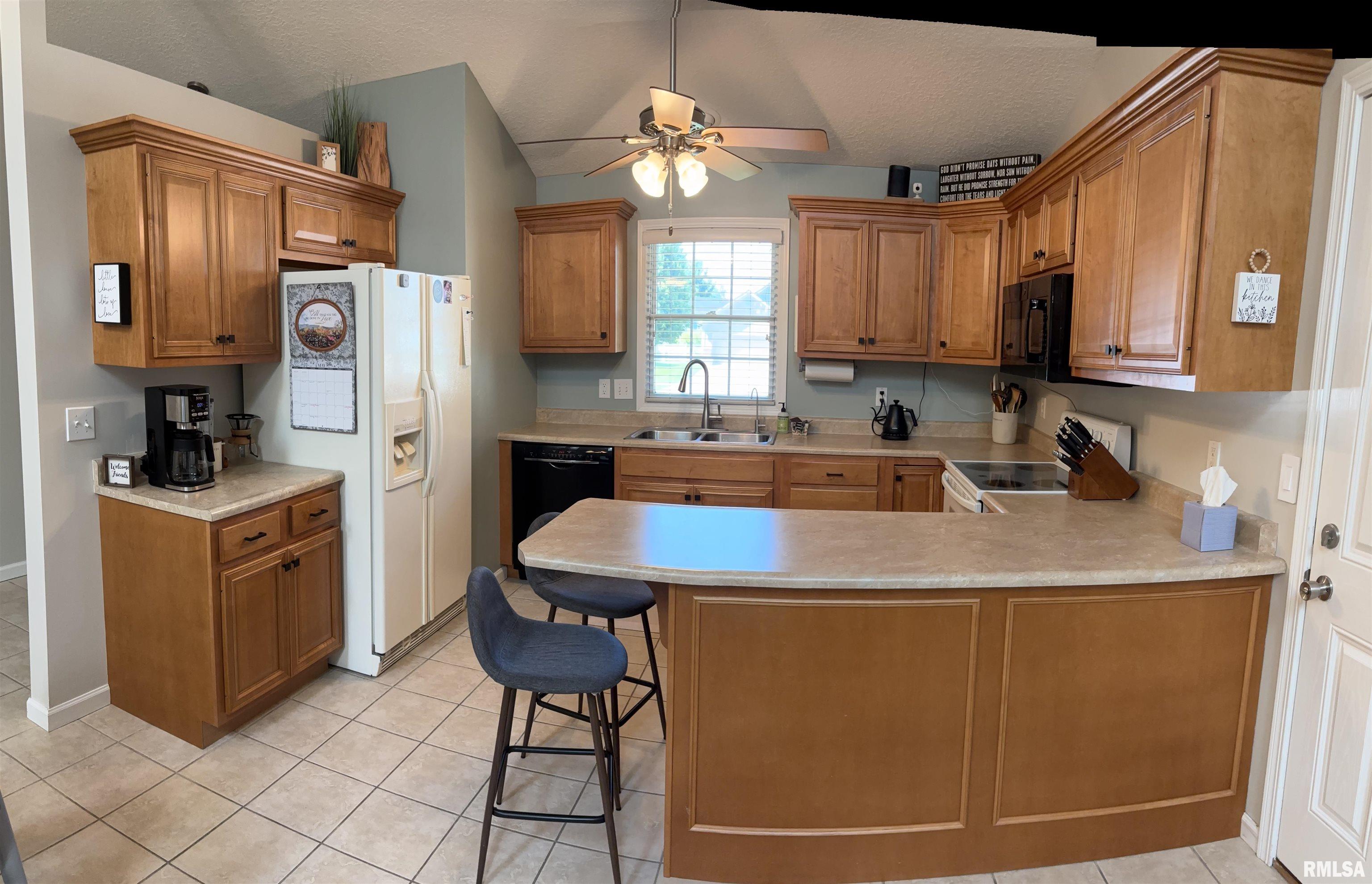 26 Elk Court Washington, IL 61571 - Photo 6 of 32