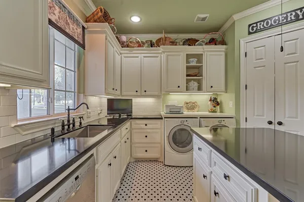 $1,100,000 | 11778 Grand Harbor Boulevard, Montgomery, TX 77356
