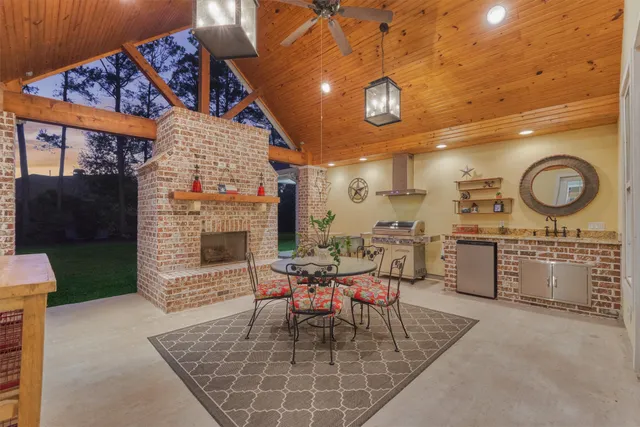 $1,100,000 | 11778 Grand Harbor Boulevard, Montgomery, TX 77356