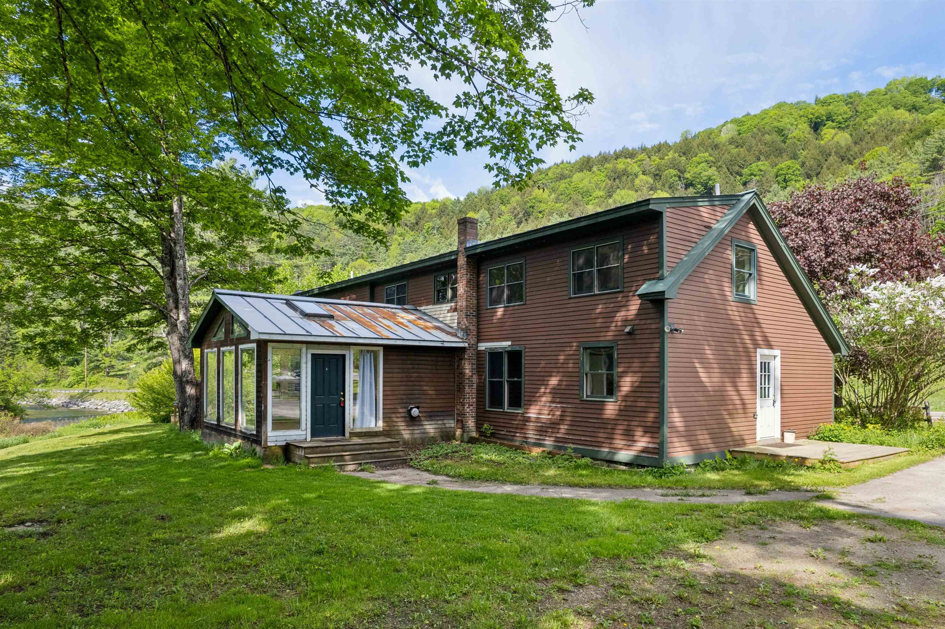 568 Highway 110 Tunbridge, VT 05077 - Photo 2 of 43