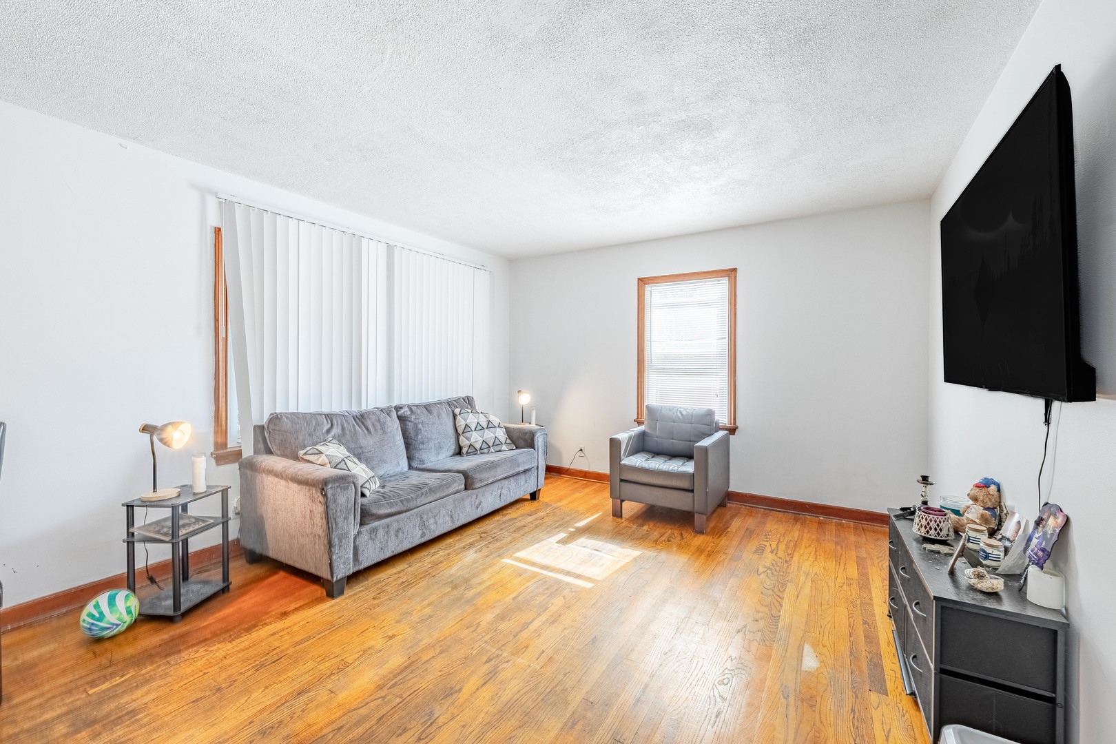 2910 138th Place Burnham, IL 60633 - Photo 12 of 35