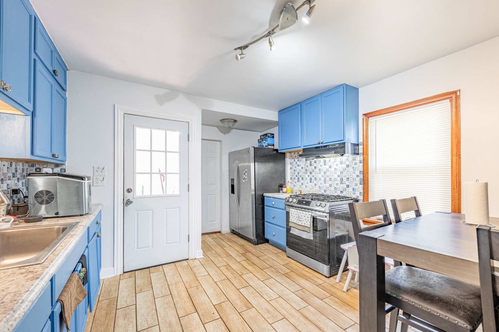 2910 138th Place Burnham, IL 60633 - Photo 17 of 35
