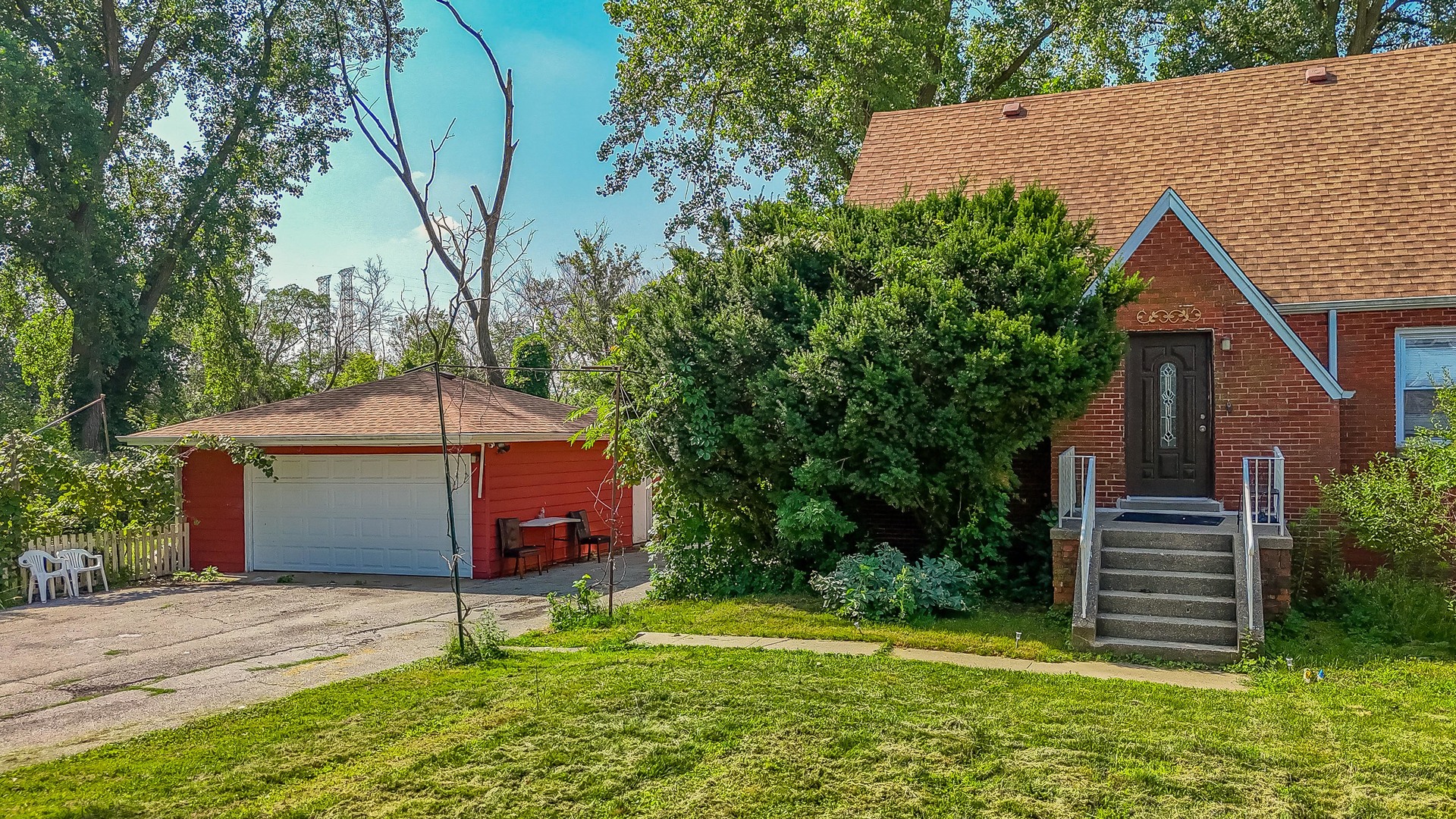 2910 138th Place Burnham, IL 60633 - Photo 4 of 35