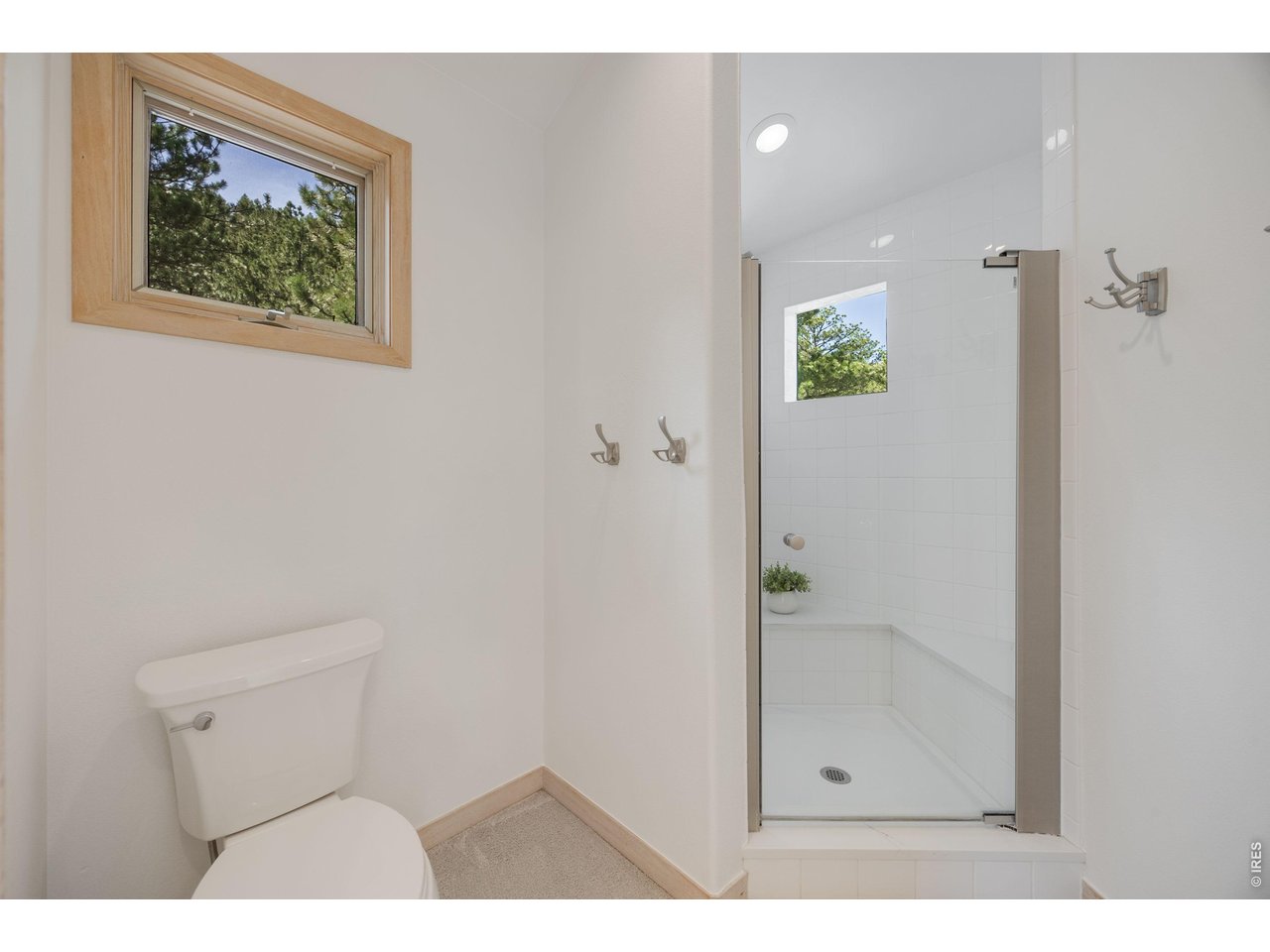 191 Alaska Road Boulder, CO 80302 - Photo 26 of 41 primary bathroom