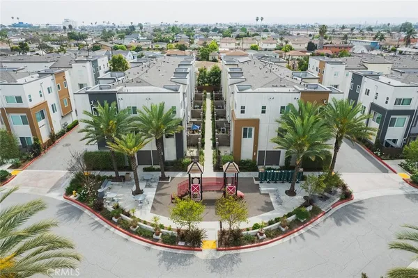 $799,990 | 14428 Papaya Lane, Unit 3, Gardena, CA 90247