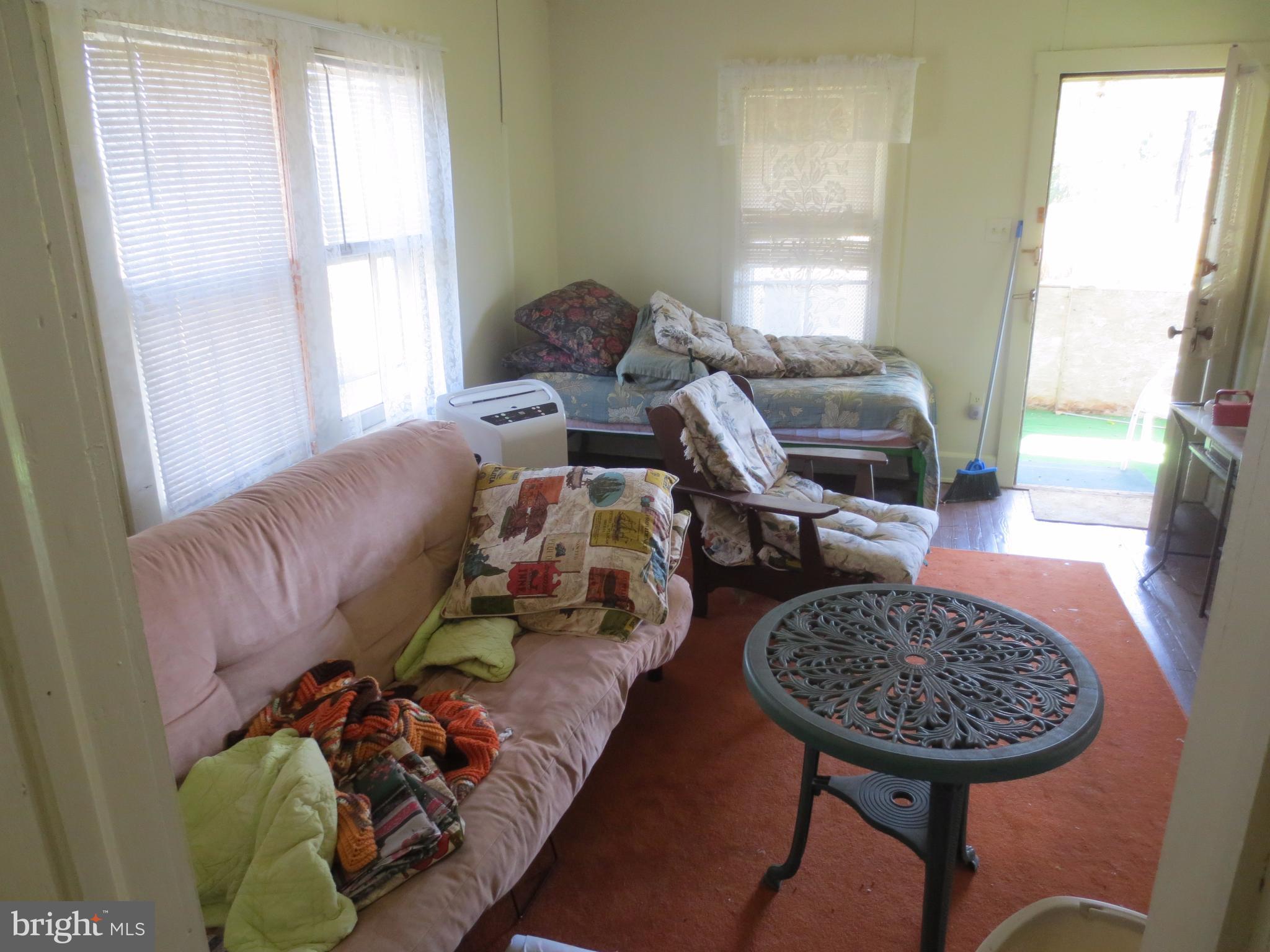 4000 Steele Neck Road Vienna, MD 21869 - Photo 21 of 28 Living Room