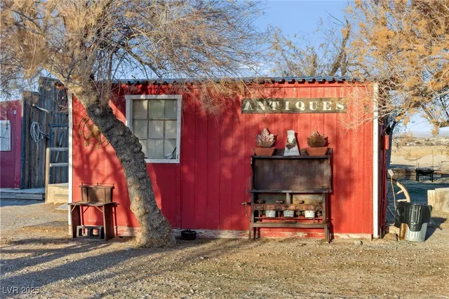 $2,500,000 | 5770 South Peterson Road, Amargosa Valley, NV 89020