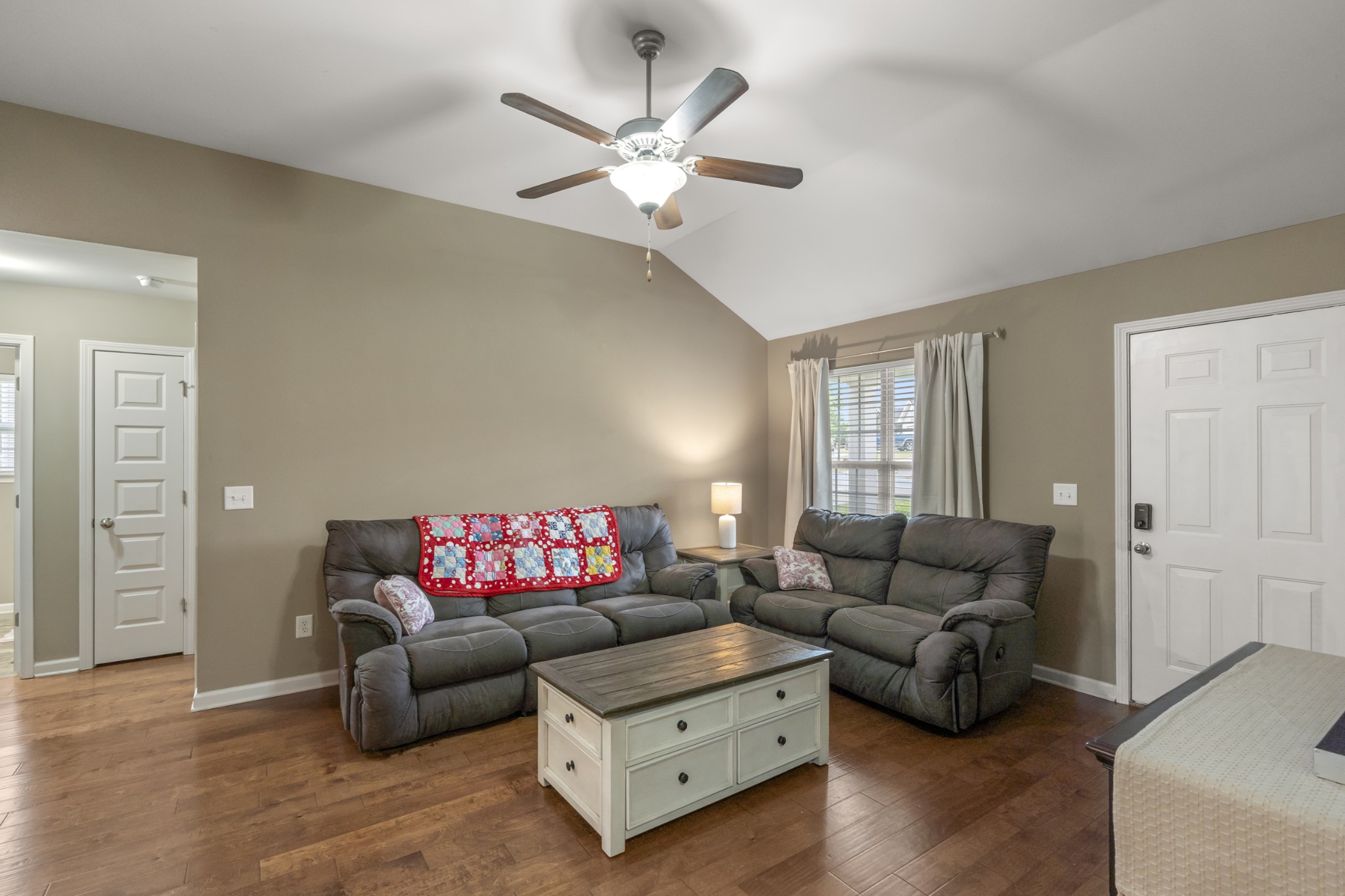 631 Berry Circle Springfield, TN 37172 - Photo 4 of 42