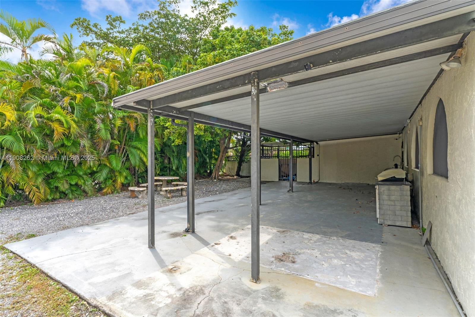 551 Southwest 127th Avenue Miami, FL 33184 - Photo 29 of 47