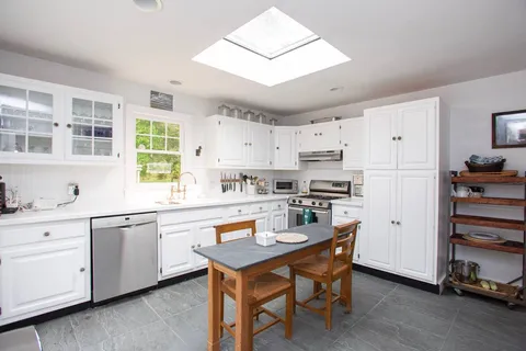474 Water Mill, Southampton, NY 11968