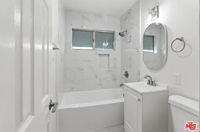 $5,495 | 614 6th Avenue, Unit 2, Venice, CA 90291