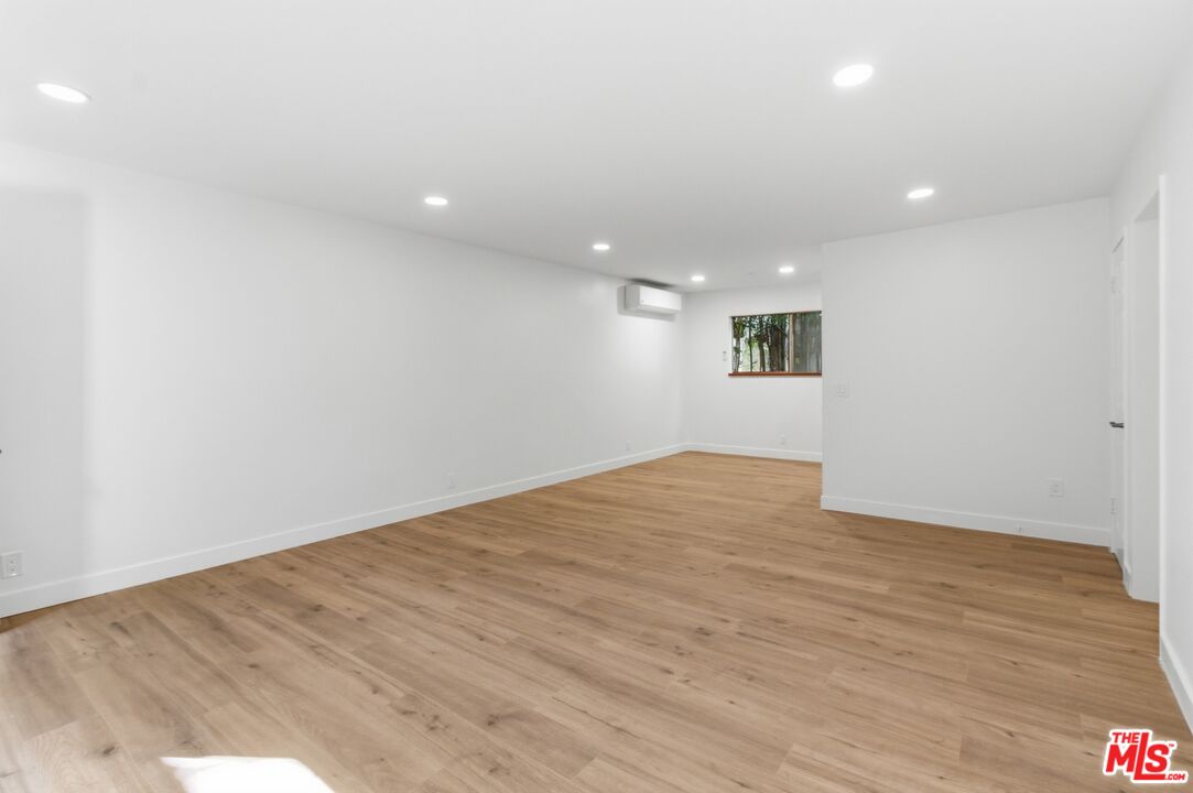 614 6th Avenue, Unit 2 Venice, CA 90291 - Photo 3 of 14