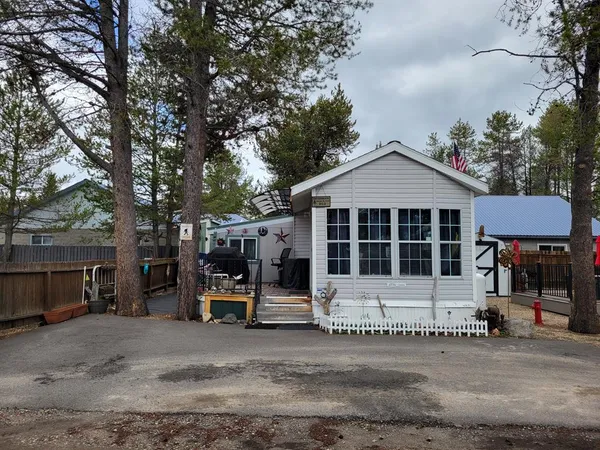 $249,900 | 12 D Street, Cascade, ID 83611