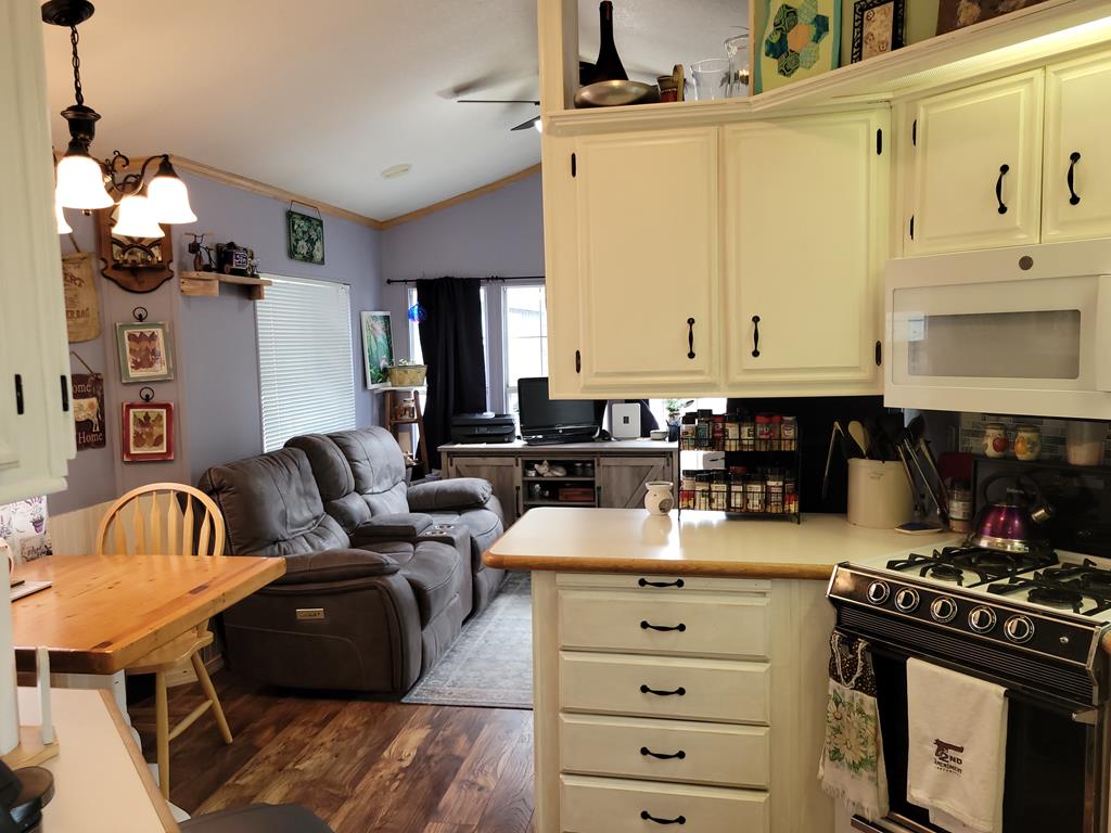 12 D Street Cascade, ID 83611 - Photo 11 of 23 Lots of cupboard space