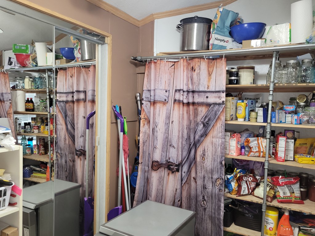 12 D Street Cascade, ID 83611 - Photo 15 of 23 Walk in shower