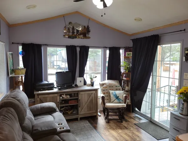 $249,900 | 12 D Street, Cascade, ID 83611