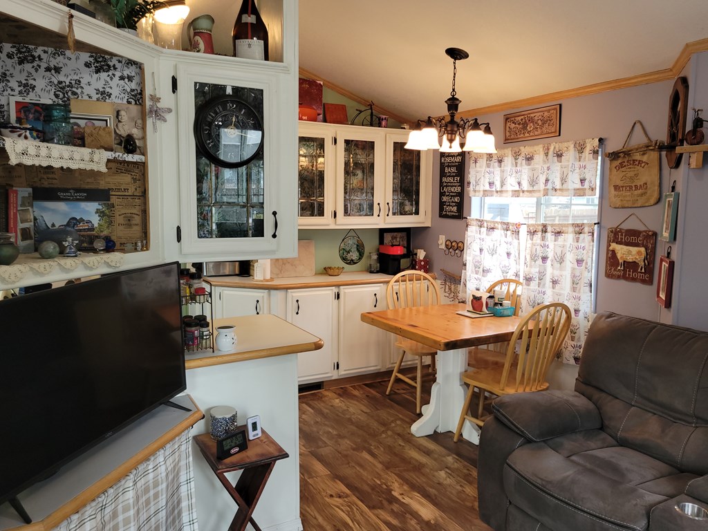 12 D Street Cascade, ID 83611 - Photo 7 of 23 New paint