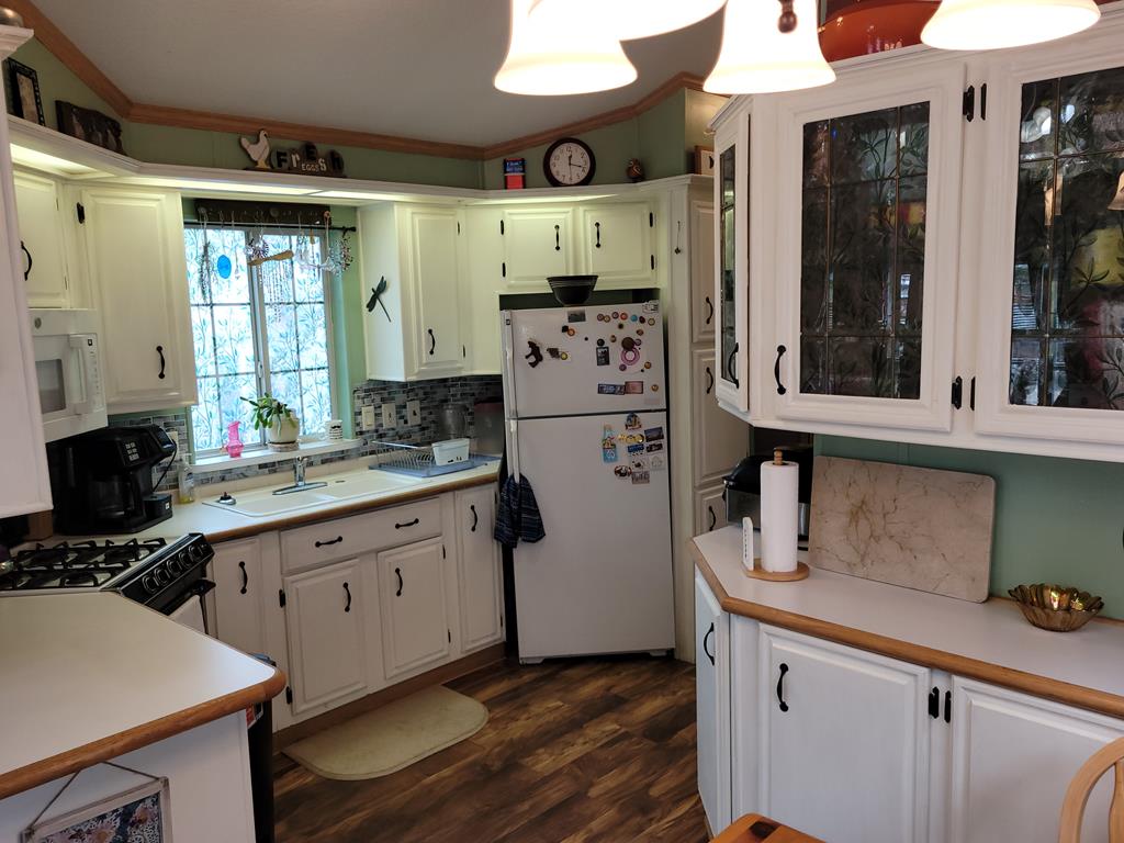 12 D Street Cascade, ID 83611 - Photo 10 of 23 Appliances included