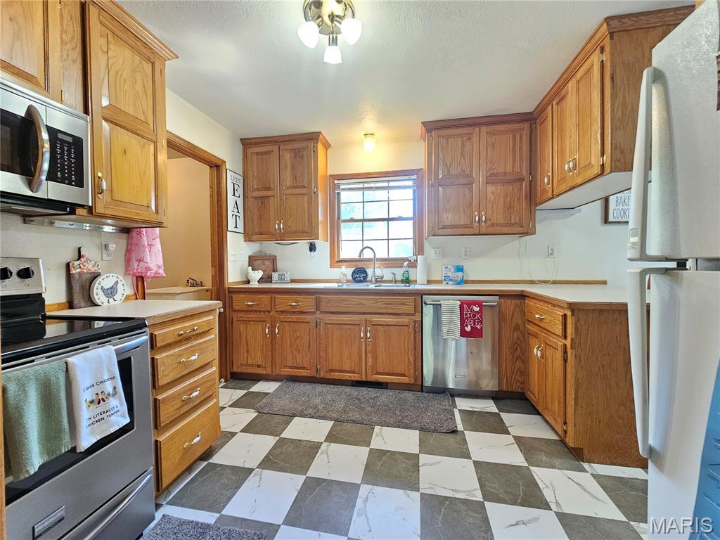 31050 Oak Ridge Drive Lebanon, MO 65536 - Photo 17 of 41