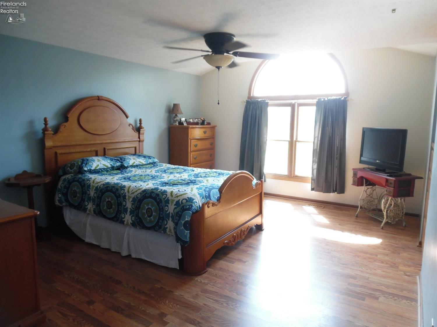 2948 Liberty Road Willard, OH 44890 - Photo 20 of 25 Gallery Image 20