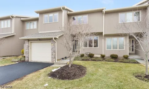 $749,000 | 16 Riggs Court, Bernards, NJ 07920