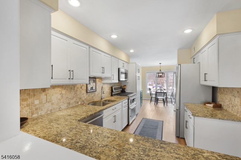 16 Riggs Court Bernards, NJ 07920 - Photo 11 of 29