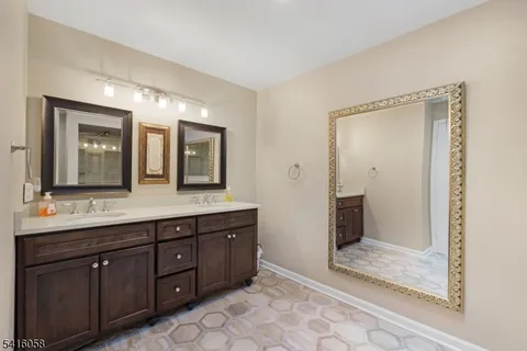 $749,000 | 16 Riggs Court, Bernards, NJ 07920