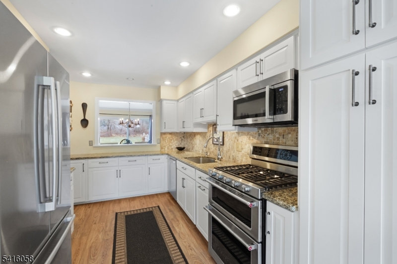 16 Riggs Court Bernards, NJ 07920 - Photo 9 of 29