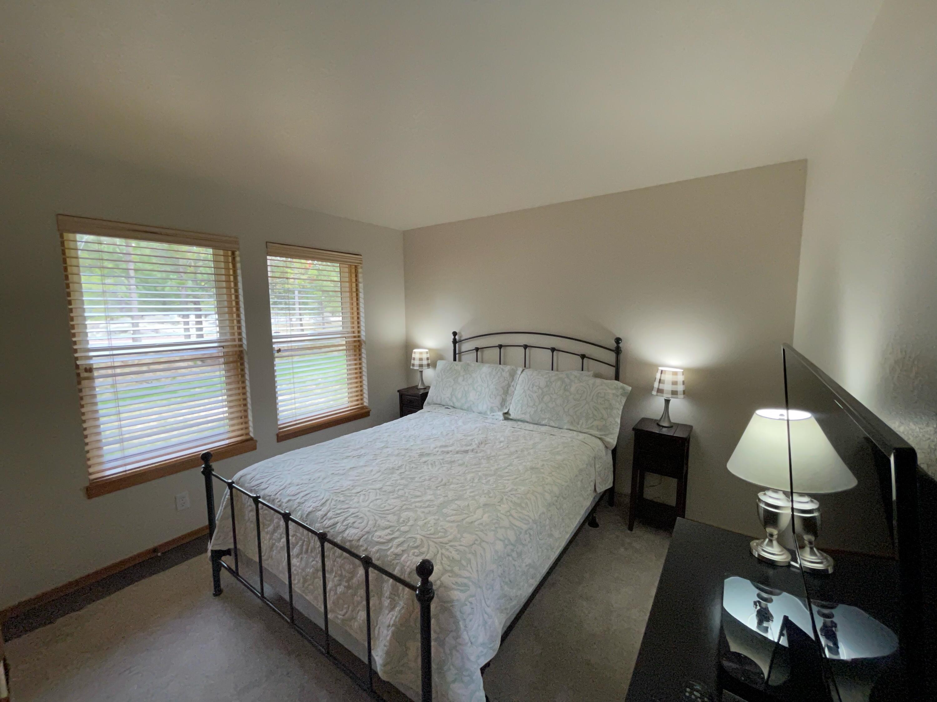17750 West West Core Road, Unit 14 Sunriver, OR 97707 - Photo 16 of 26 bedroom 3