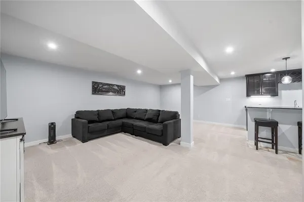 $747,700 | 1001 Black Sands Drive, Jeannette, PA 15644