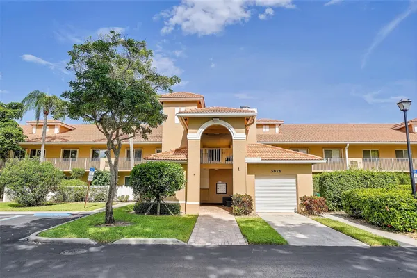 $3,100 | 5876 Regal Glen Drive, Unit 201, Boynton Beach, FL 33437