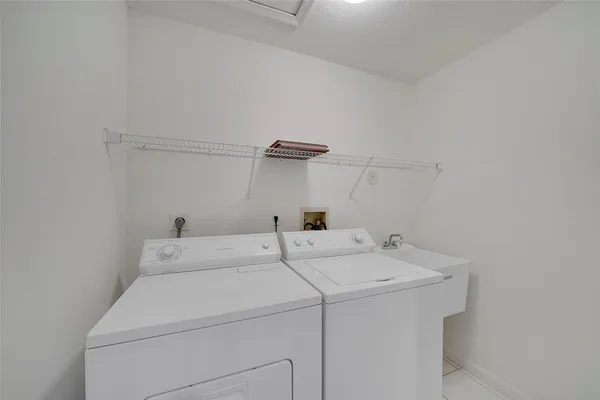 $3,100 | 5876 Regal Glen Drive, Unit 201, Boynton Beach, FL 33437